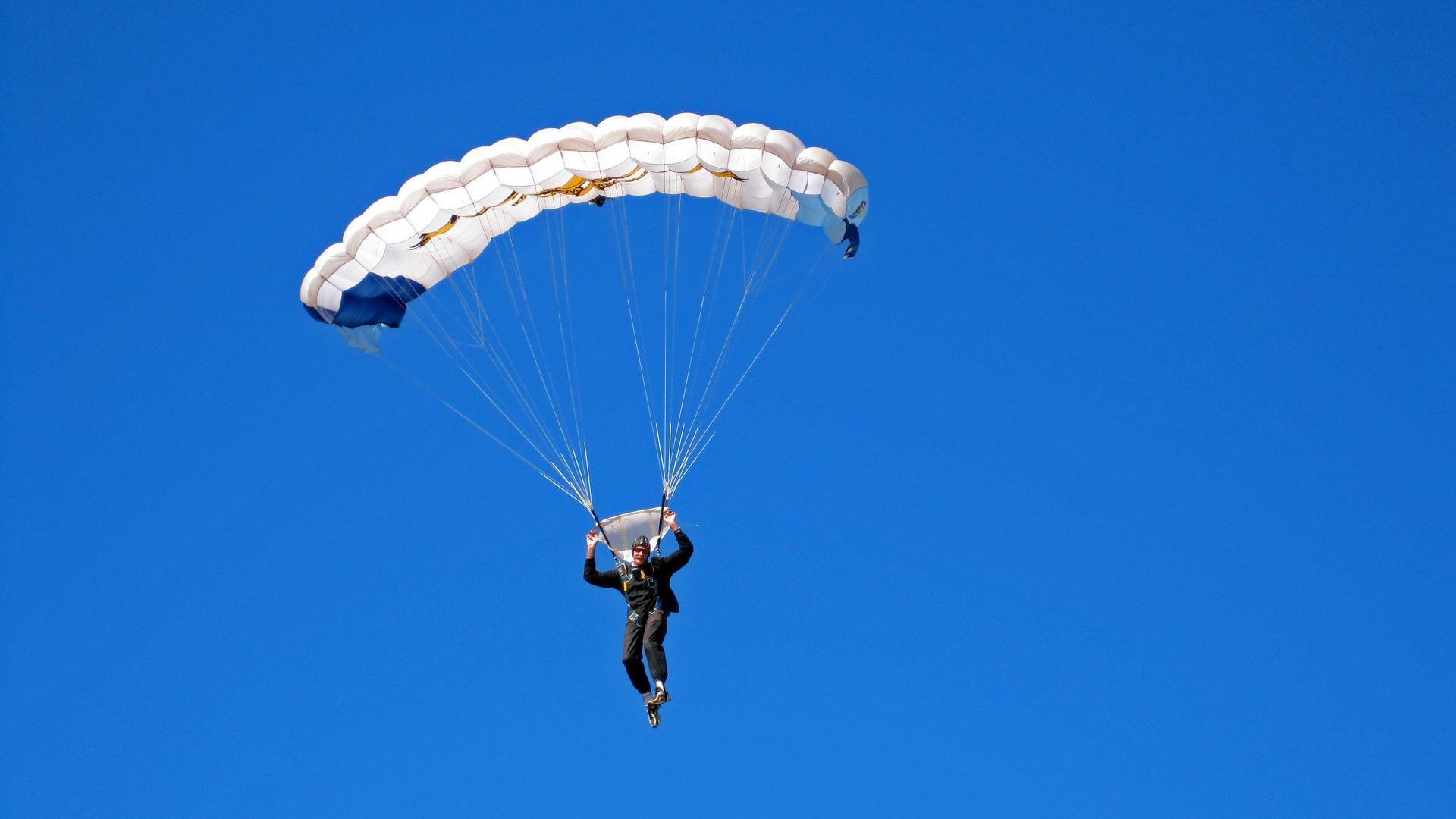 九游娱乐官网-《英雄联盟》巅峰预选火爆启幕，冠军之战一触即发！